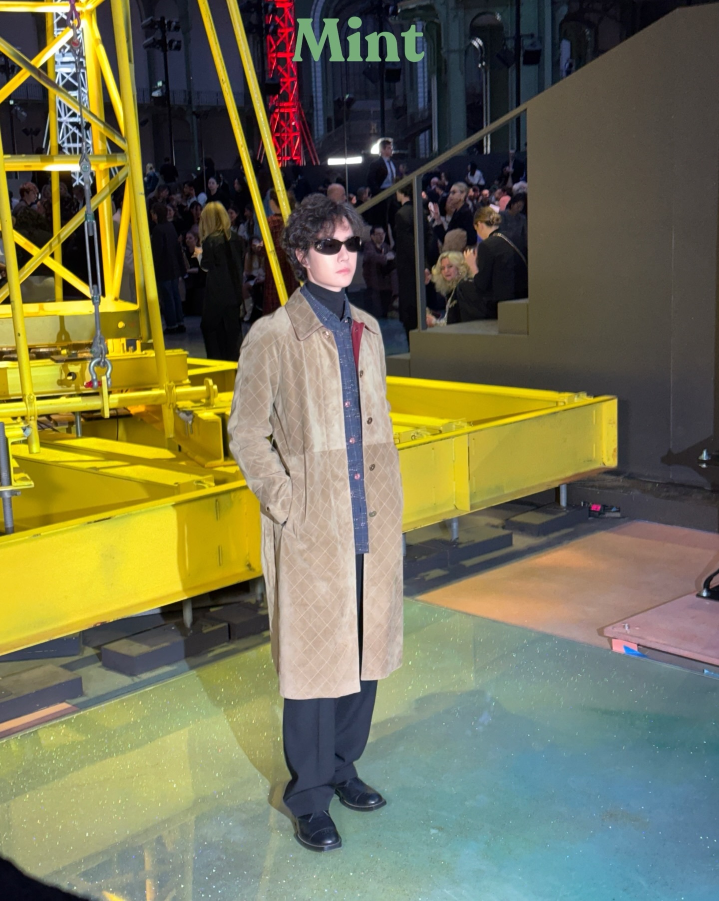 王一博  ——  CHANEL  时装周巴黎时装周一博抵达现场 ！一组帅气连拍先