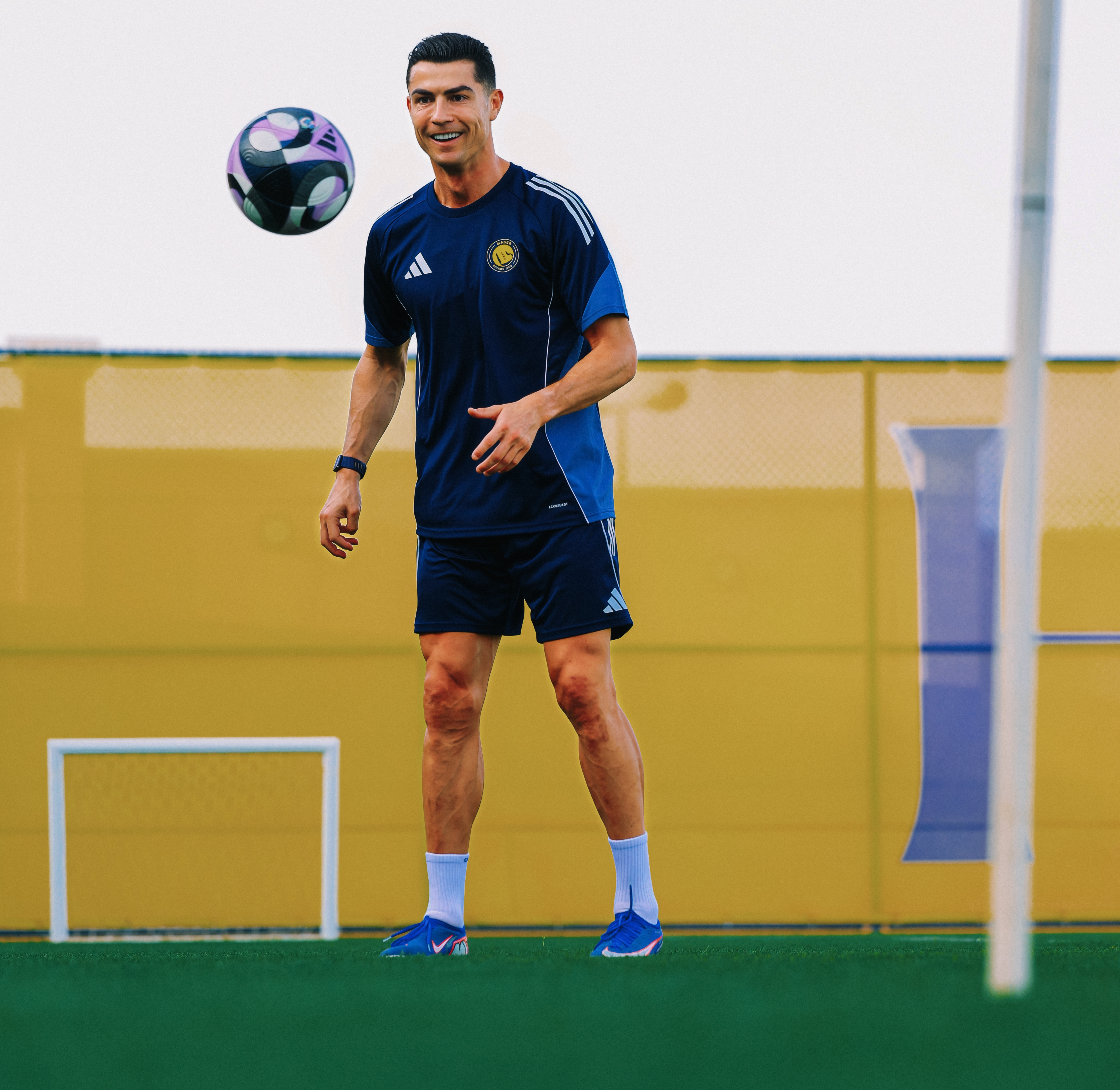 C罗回归训练 🛑 罗纳尔多仍然在单独做训练为周六对纳杰马体育的联赛做准备C罗日