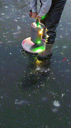 这东北大嘎惊艳到我了！
这种纯手工打造，玩的时候用手电钻启动，自备专门的旋转盘，