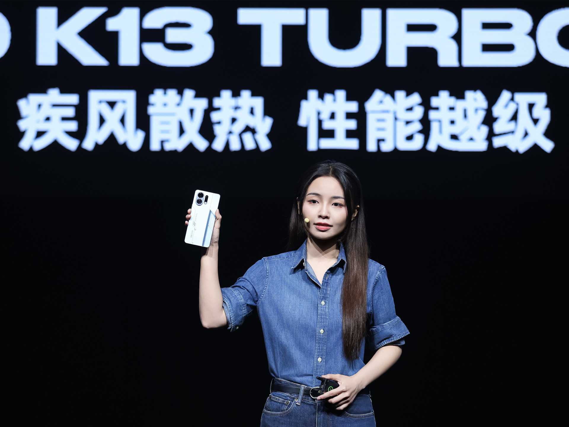 把一款支持满级防水风格的手机做到这个价，黑厂这次也算是狠了一次！全系标配“疾风散