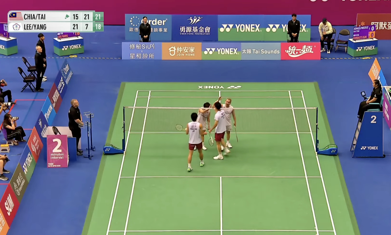 谢定峰/戴伟钦🇲🇾 15-21、21-7、21-18 李哲辉/杨博轩半决赛：