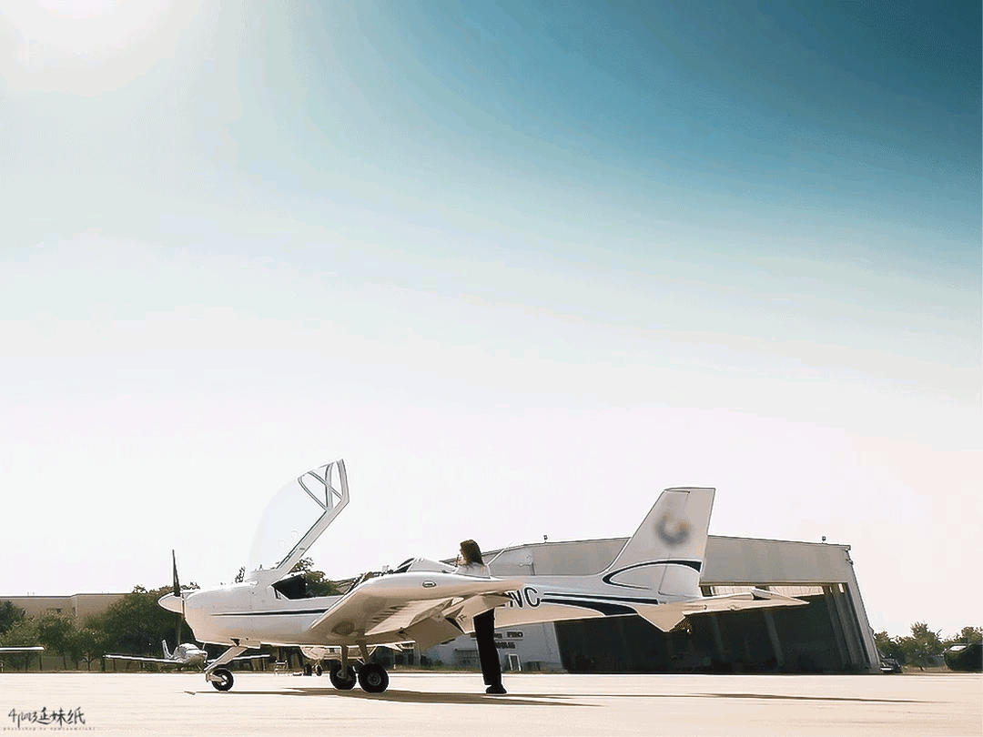 《玫瑰的故事》刘亦菲机长造型，帅得没边了！黄亦玫带我飞#刘亦菲机长造型# ​​​