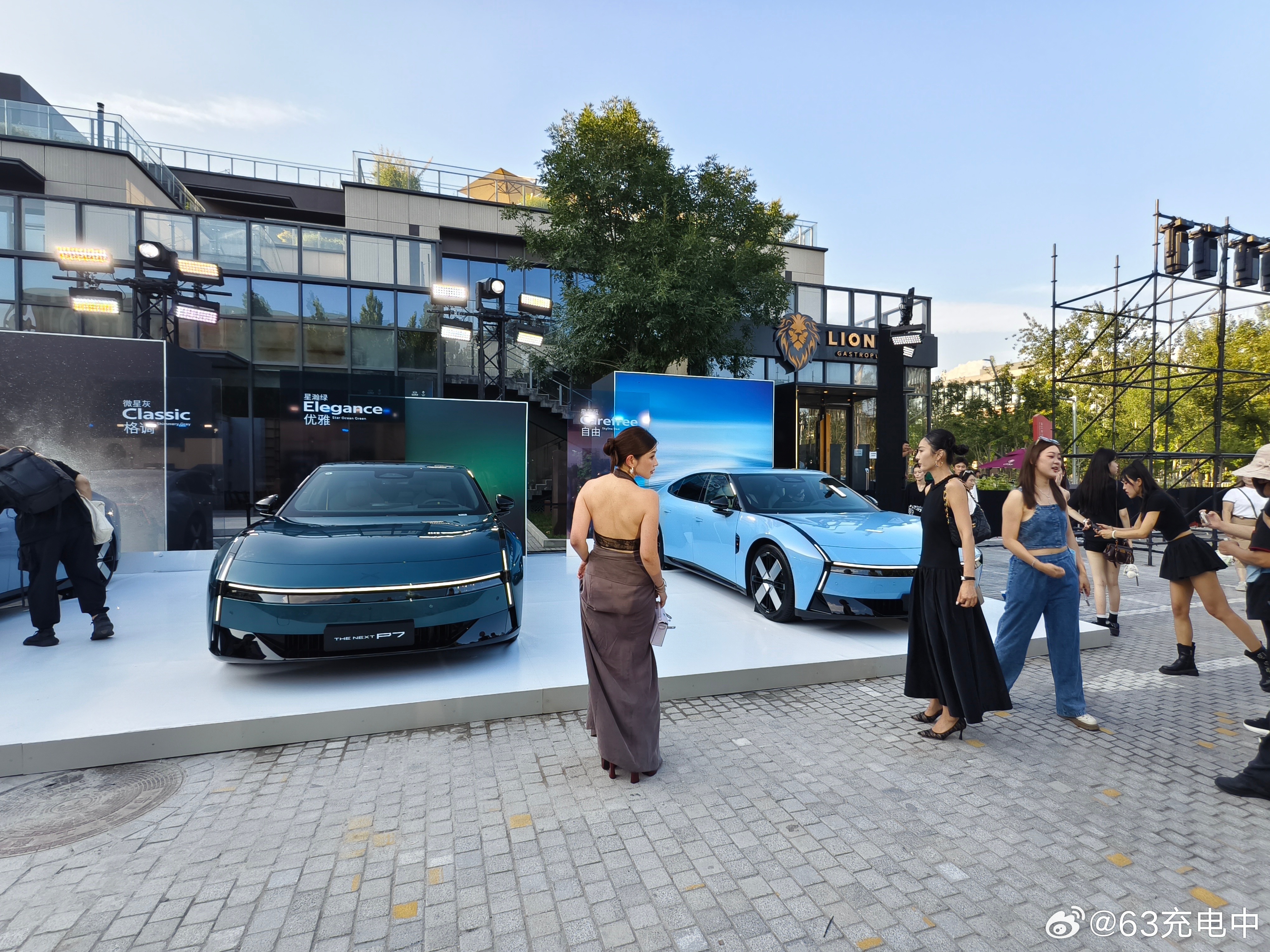 来看看小鹏全新 P7，排队拍照的小姐姐真多…新能源汽车 ​​​