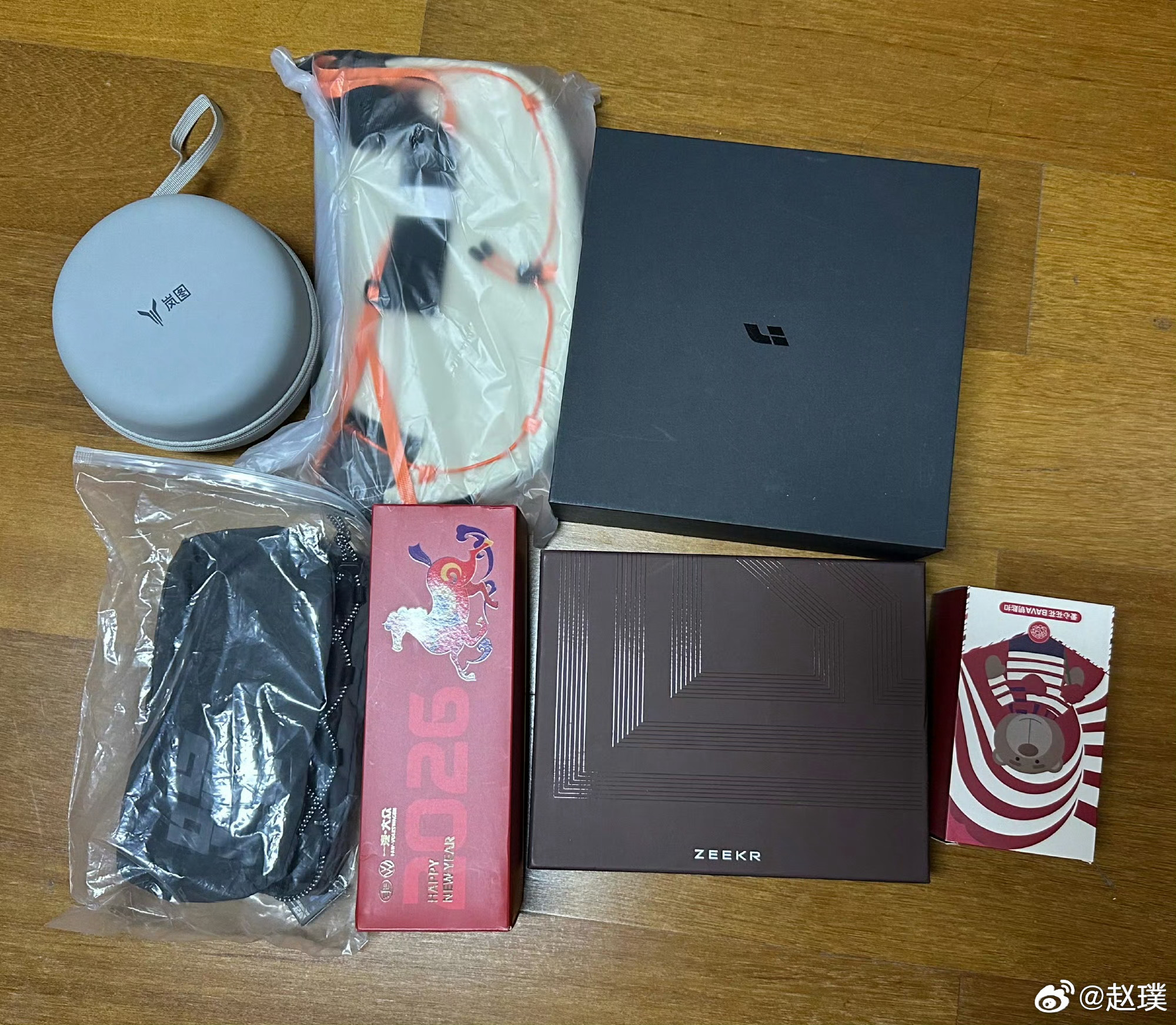 之前发了条微博，问这些无人认领的奖品该怎么抽，发现评论区更喜欢随机抽多人，那就听