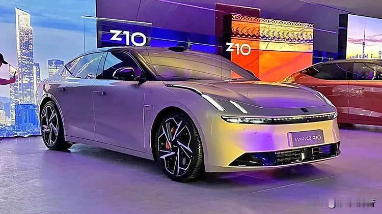 #领克Z10正式上市#
领克 Z10 是领克旗下首款纯电动 C 级轿车，已经正式