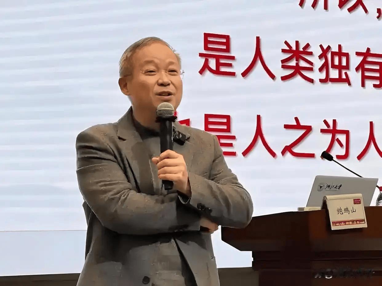 评“腐儒观”之历史阴影。自春秋战国以降至晚清民国，中国在宋以后的关键发展阶段逐渐