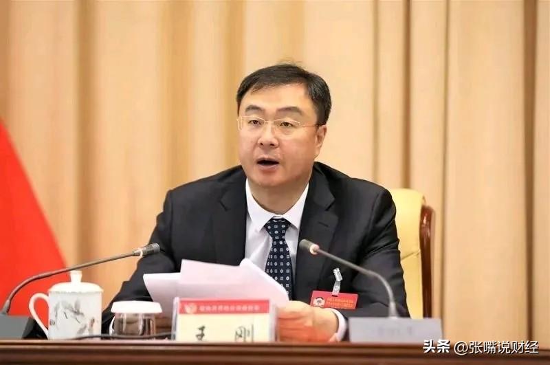 石家庄一把手换人

近日，河北省委决定：王刚任石家庄市委书记。从京官副部到主政“