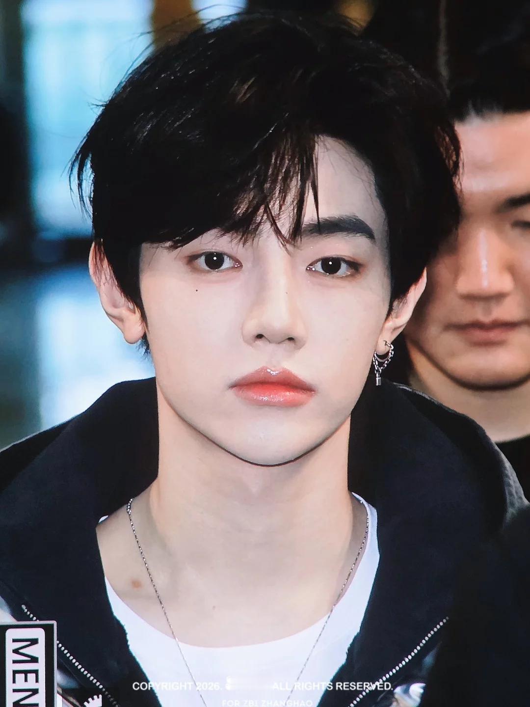 章昊🫶机场出发微博之夜，期待闪耀✨ 