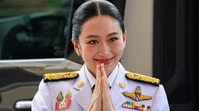 257票赞成，佩通坦时代将重启，泰高官拿到中方口信，事情不简单。谁都没有想到，出
