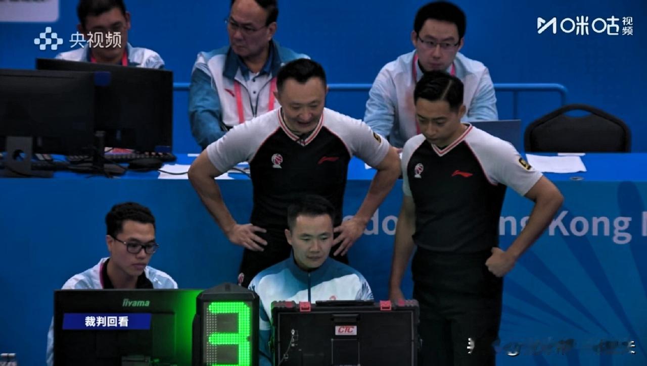 CBA金哨闫军吹罚值得标准商榷，U22决赛，又“鼓励对抗”？很多下手的动作都没吹