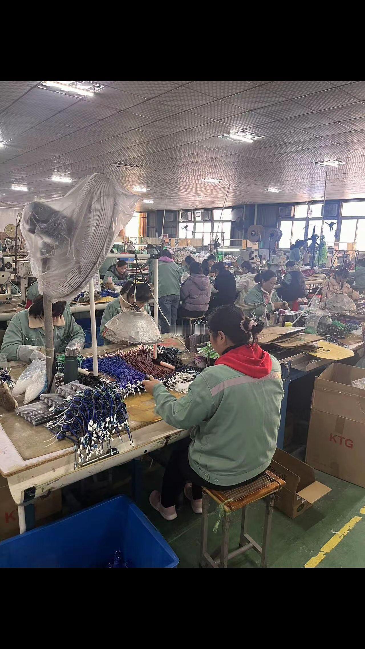 累的我腰酸背痛的，我还得干活呀