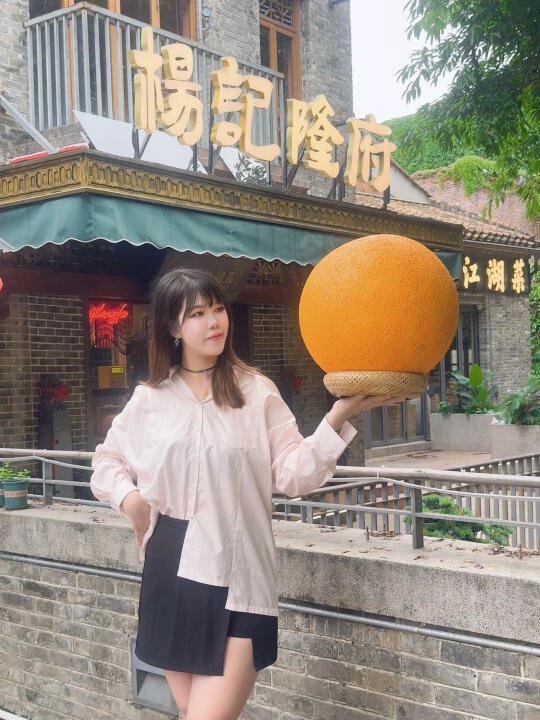 朋友说:请我吃球！？？？