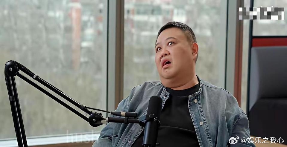 台上表演配合得天衣无缝的孙越和小岳岳，台下却几乎没什么交流。两人携手合作至今已有