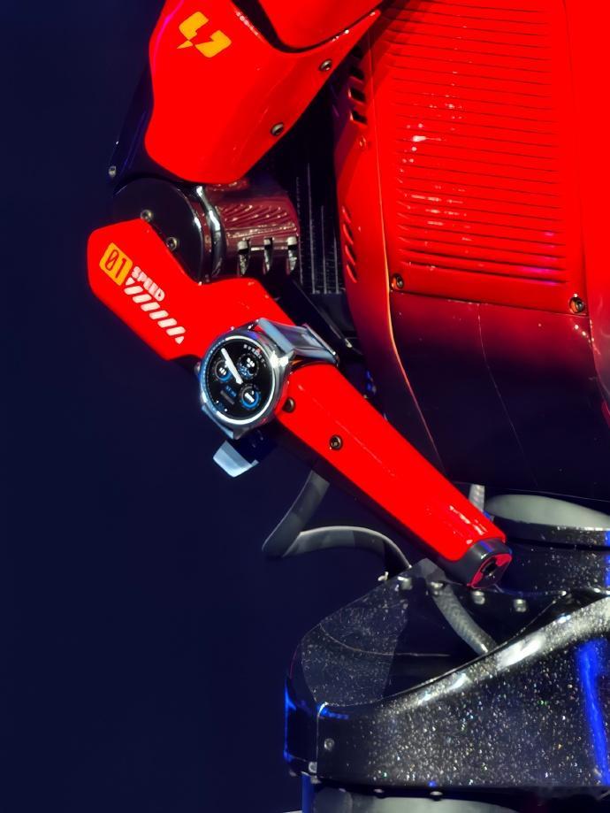 荣耀智能手表5月新品要来了。而刚结束的机器人马拉松，荣耀“闪电”拿了个冠军——5