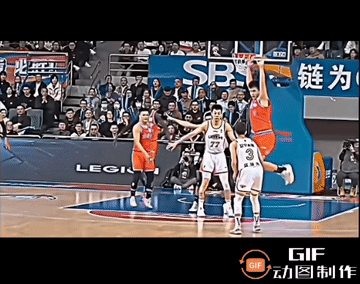 赵继伟运球人球合一。
