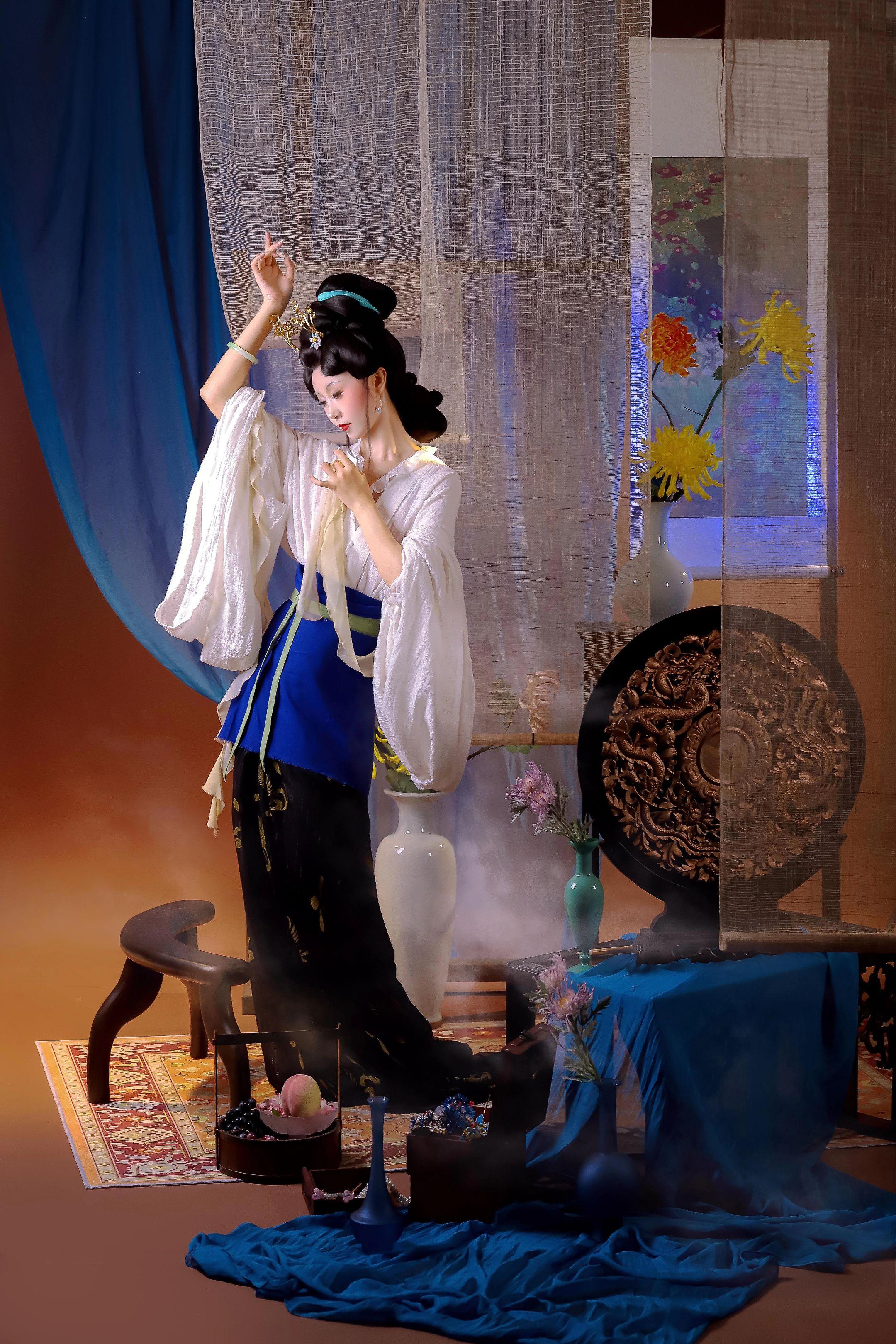 有位伊人在水一方……