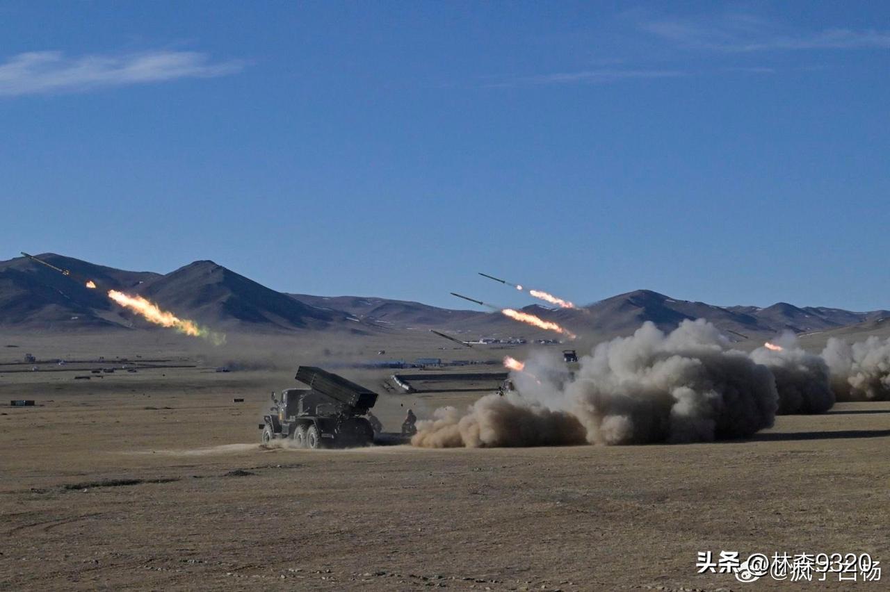 老炮当头！蒙古陆军炮兵部队在“可汗探索 2009”演习中进行实弹射击
蒙古陆军炮