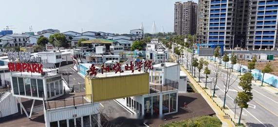 全国首个烧烤学院——岳阳烧烤学院自2026年3月招生以来，首期30个名额吸引40