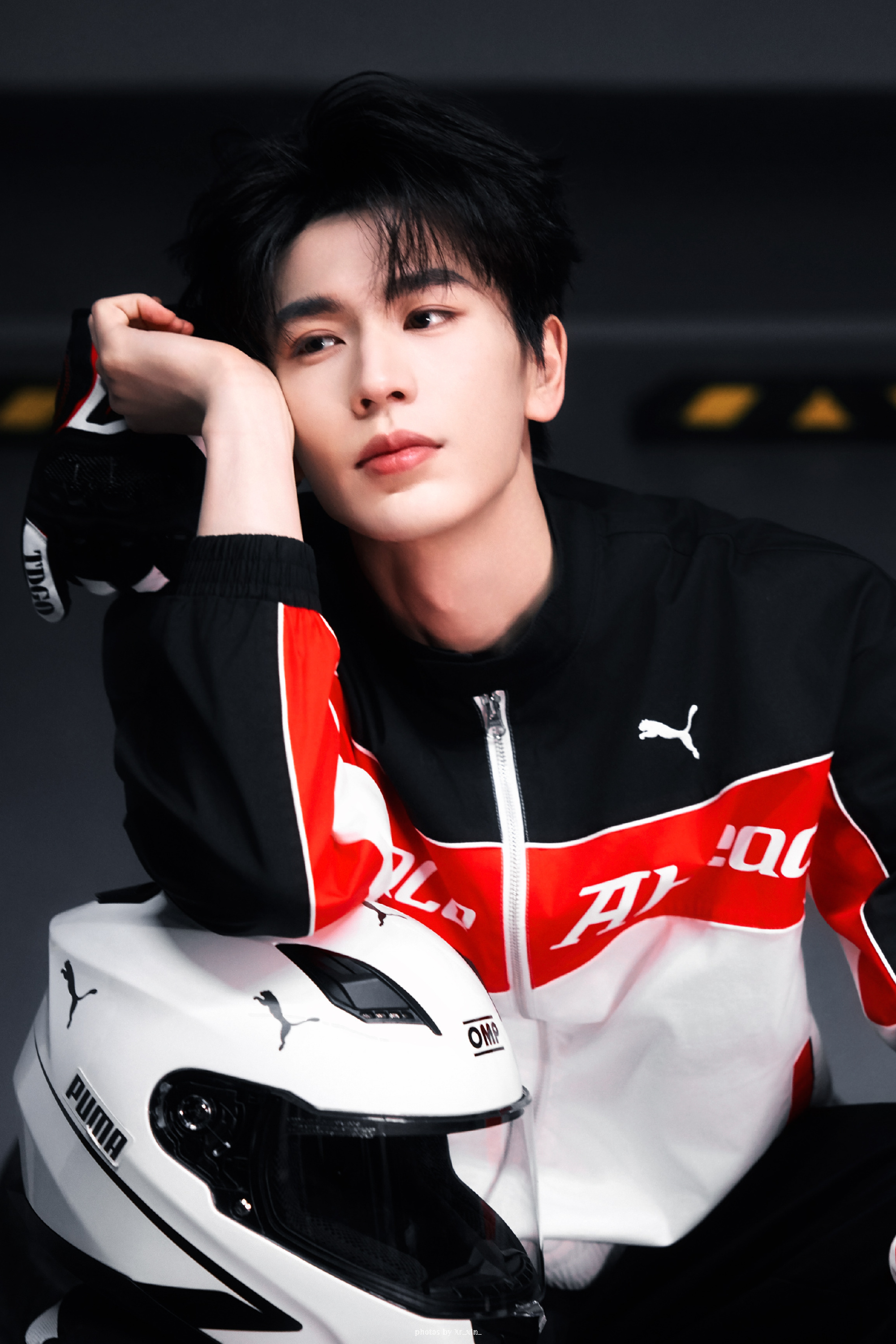 张凌赫赛车服论张凌赫和赛车服的适配程度！！！好吧我们凌帝就没有不适配的真的帅的有