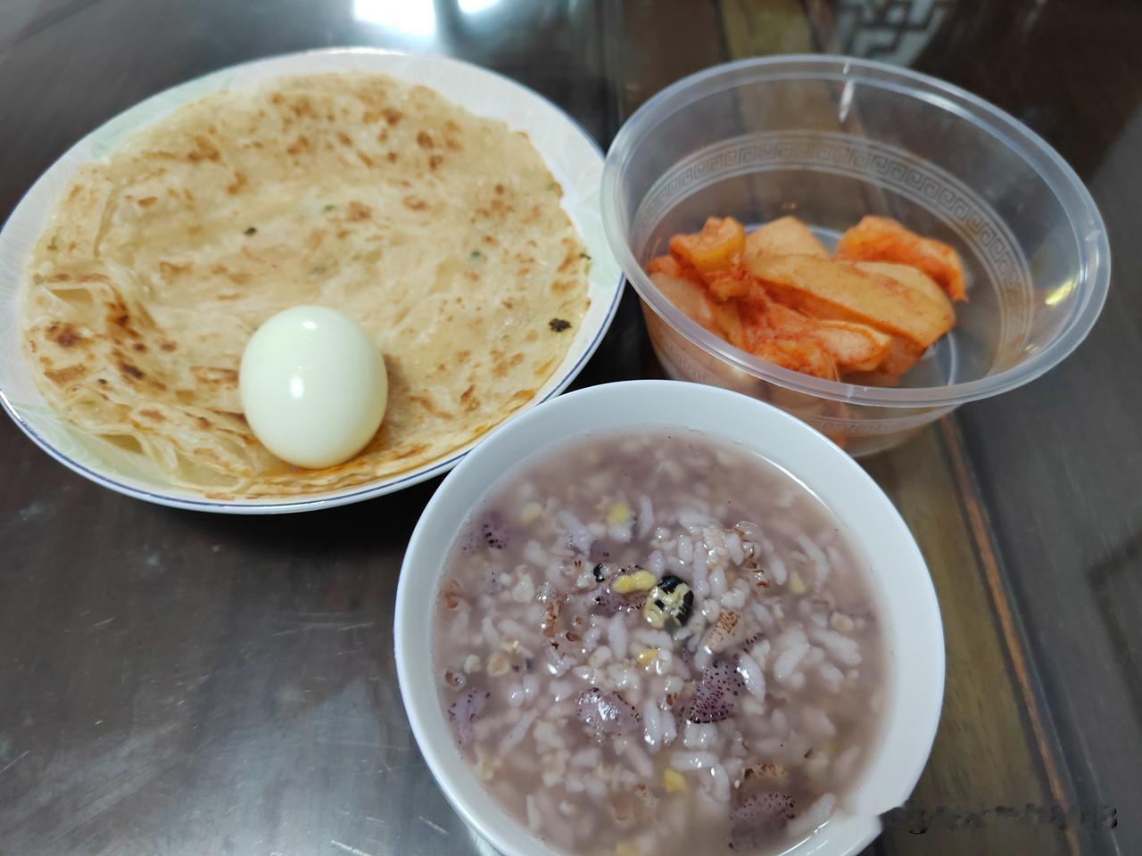 今天南京市晴暖升级，早晚温差拉满，最低温度6℃，最高温度已超过20℃。
今日早餐