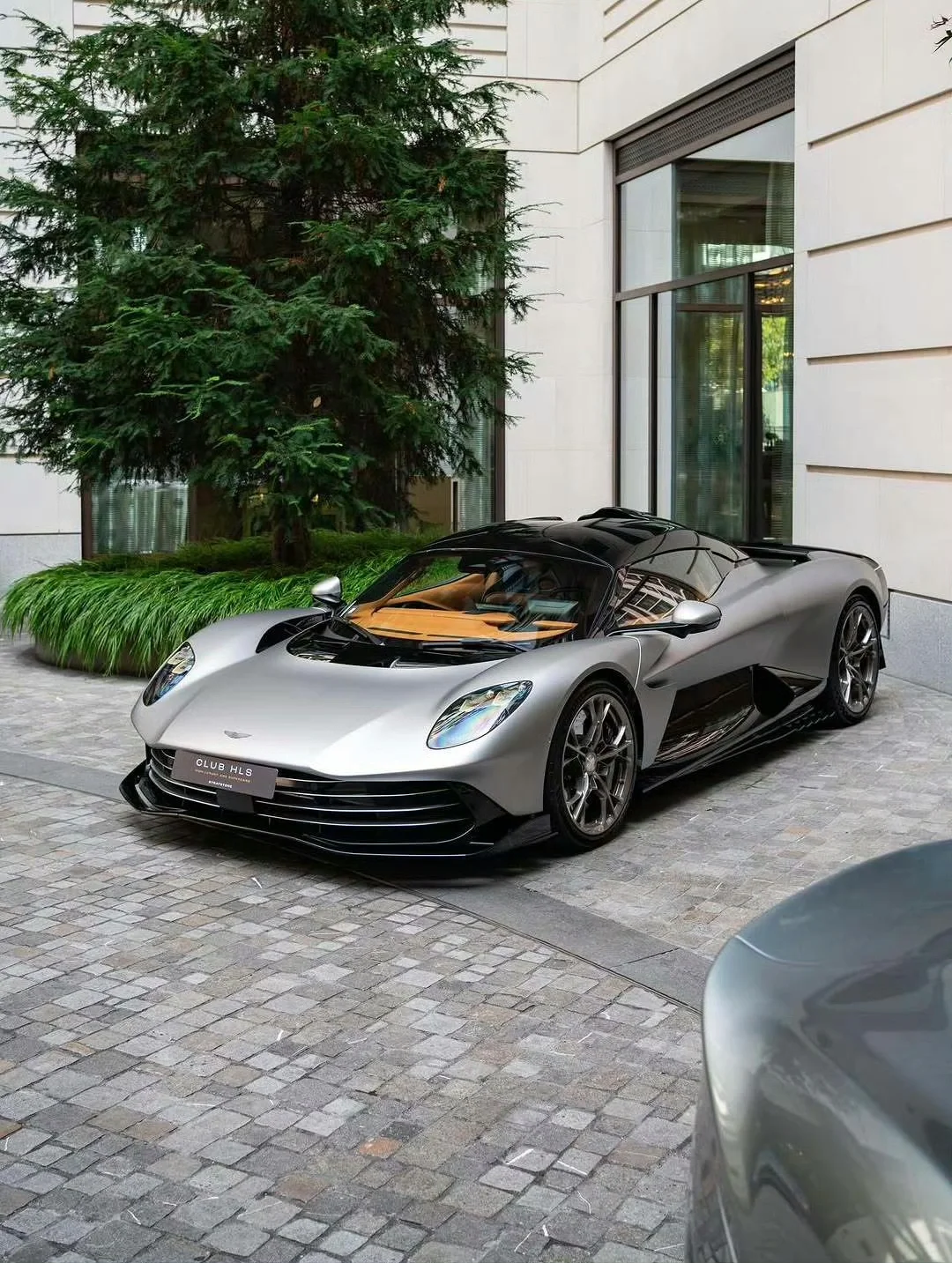 Aston Martin VALHALLA