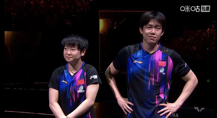 不知有人注意到没？看了wtt中国大满贯孙颖莎/王楚钦vs陈垣宇/蒯曼，我发现一个