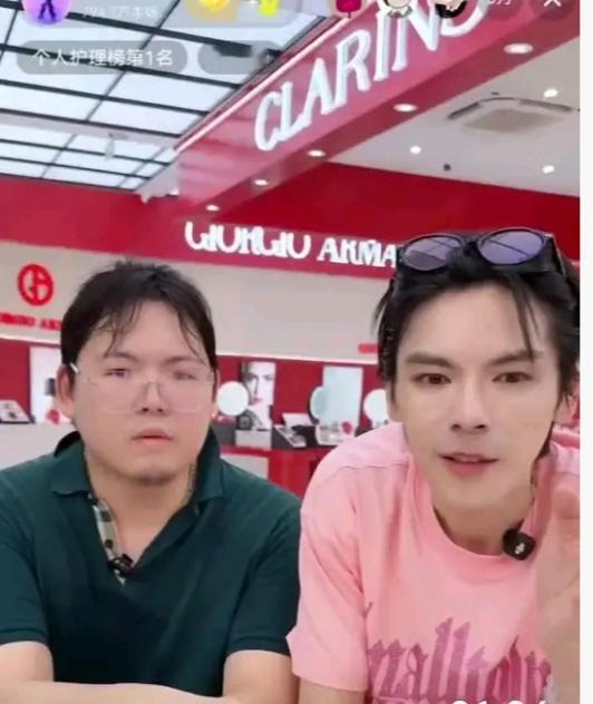 向佑出来带货是早就算计好的，这是资本家早就策划好的表演。
首先，6月16日，向佐