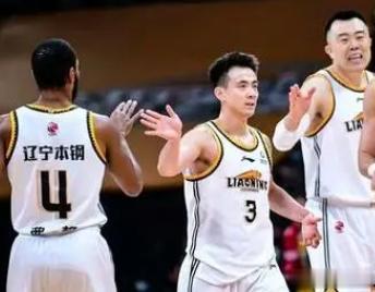 北京时间12月15日19:35，CBA常规赛第17轮，卫冕冠军辽宁队客场挑战南京