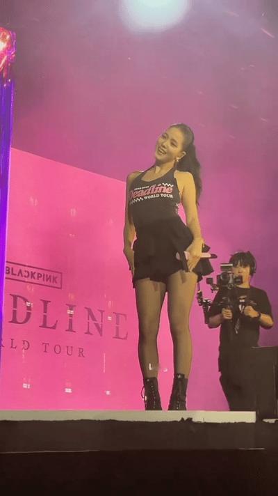 金智秀这个唇朱出道这么多年唱跳演戏时尚没一个能看的 30多的老阿姨了努力努力白努