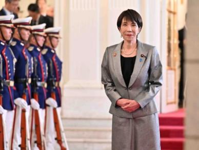 高市早苗表示古代的丝绸之路的最东边，日本跟中亚本来就密不可分。
 
近期高市早苗