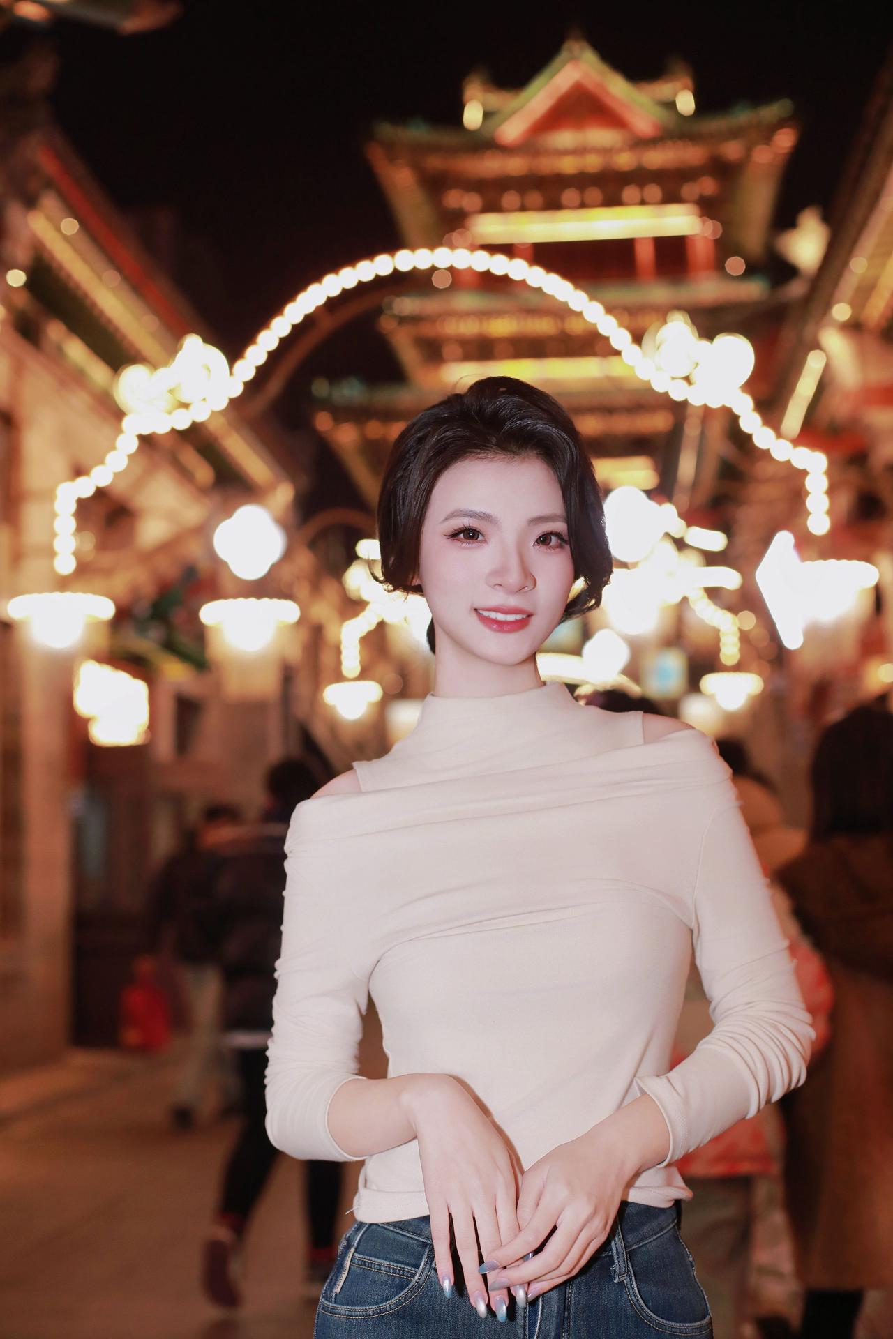 太原约拍跟拍太原钟楼街夜景 人像原创摄影