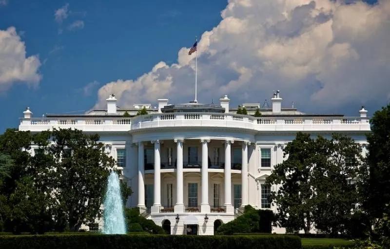 美国政治学家：鉴于乌克兰冲突，北约应该加强在欧洲的军事存在以对抗俄罗斯 波兰裔美