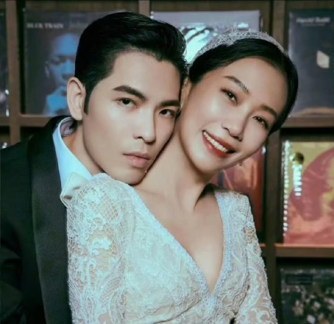 萧敬腾真的好爱他老婆，主页简直就是表白墙啊！

一直觉得明星就应该如此，恋爱结婚