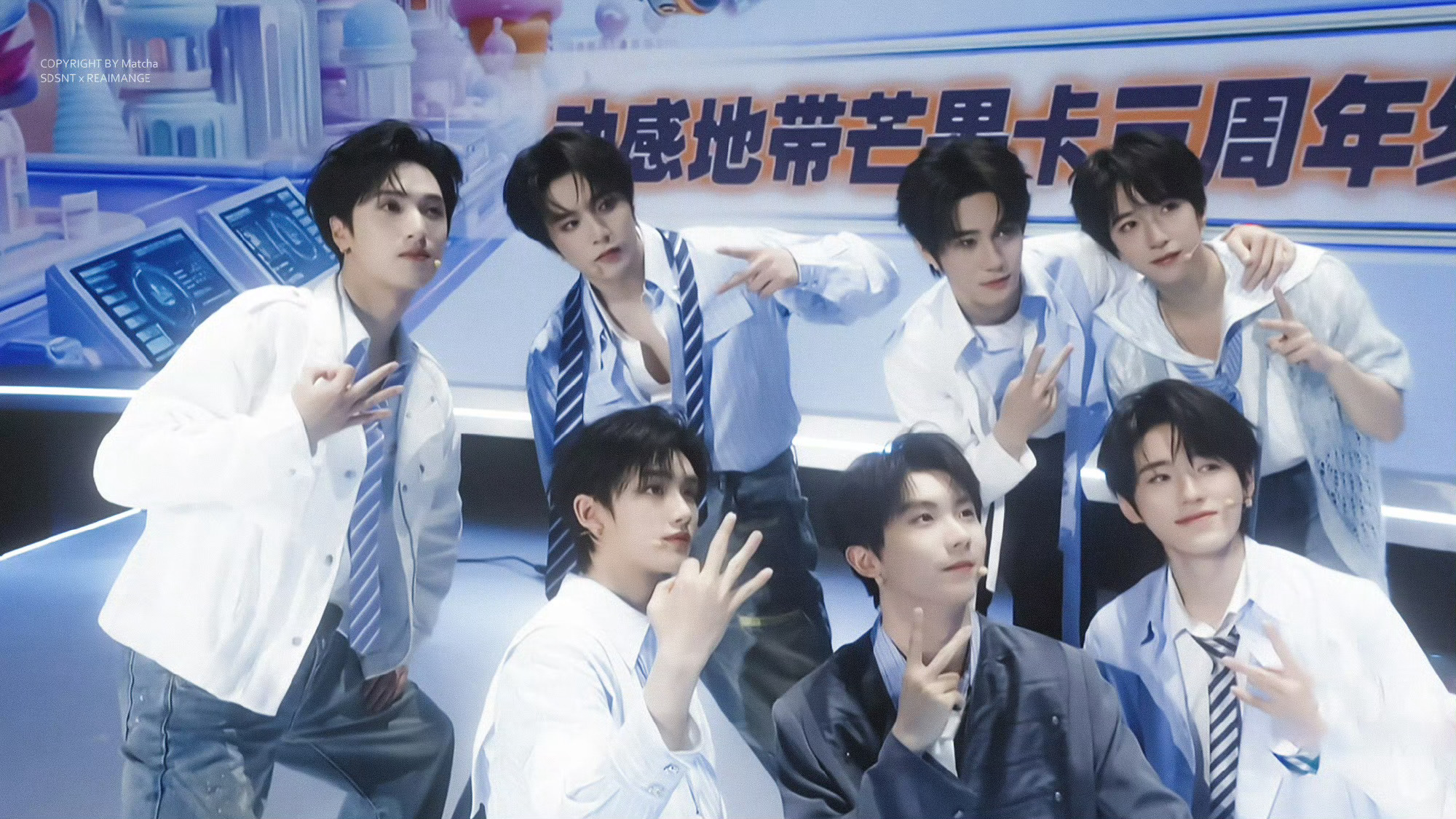 时代少年团热血高校造型🖤💛内娱第一男团驾到‼️手握二专销量1.68亿👑五大
