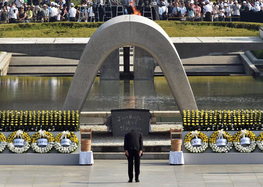 广岛日前举行原子弹爆炸81周年纪念仪式，现场有三件事值得琢磨。第一件，才赴任没几