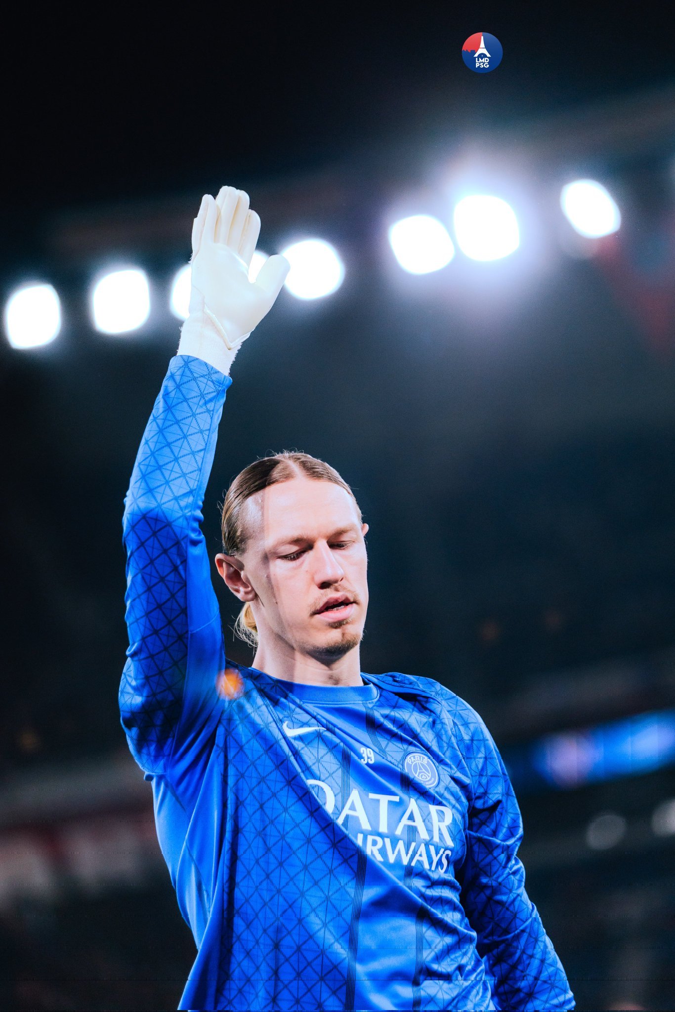 法甲  🚨马特维·萨福诺夫在巴黎备受推崇，他首先是一位知识分子，一位注重细节和