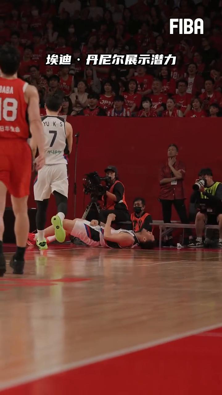 埃迪·丹尼尔展示潜力。
丹尼尔展示潜力。