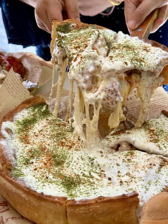 卧卧卧！南宁拉丝奶酪披萨🍕好好吃啊！！！