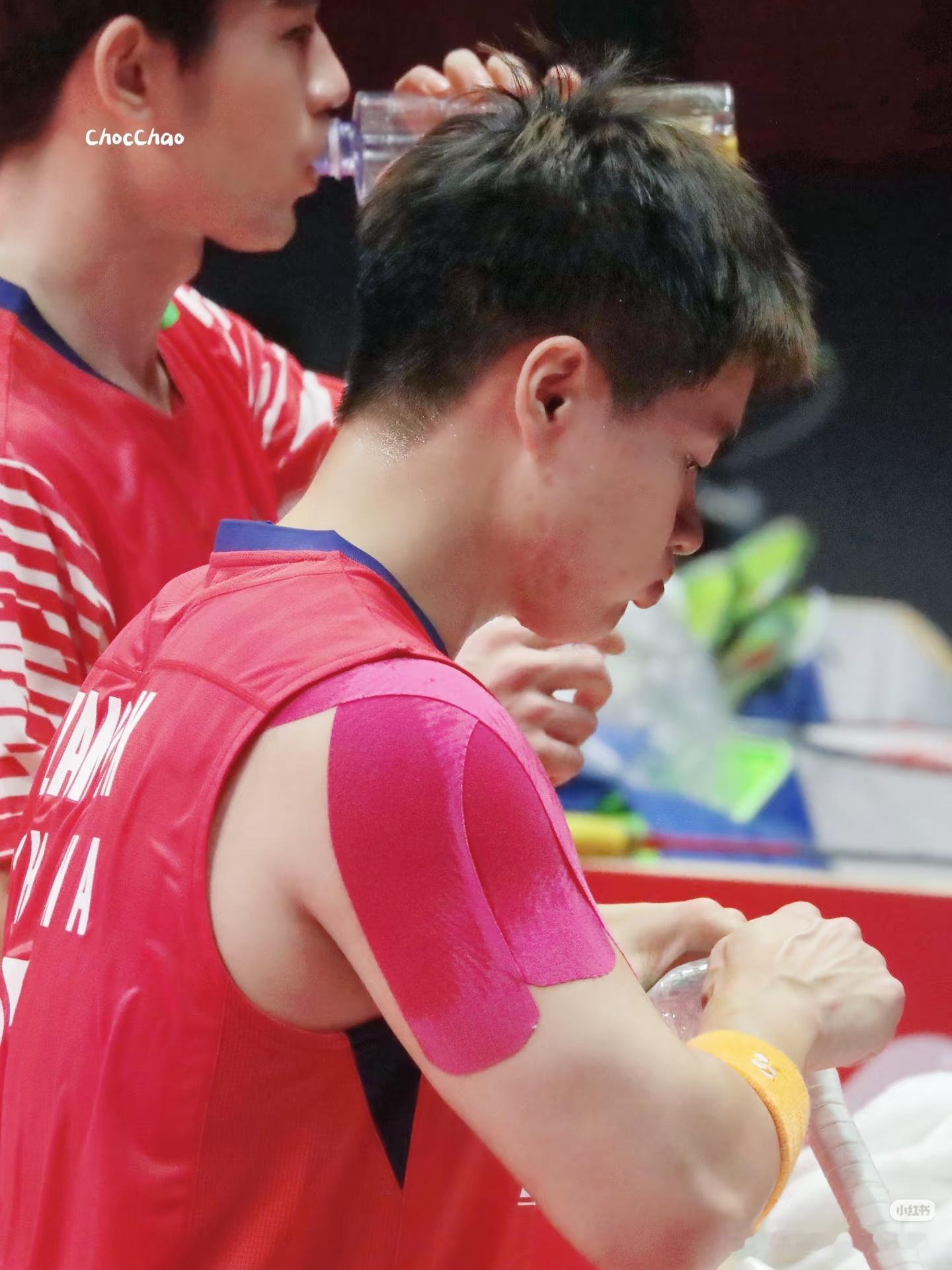 好想捏这个脸蛋子图源水印 梁伟铿