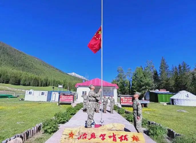 新疆阿勒泰的野外，最近上了一件“科幻装备”——激光灭蚊炮。不是拍电影，是真刀真枪