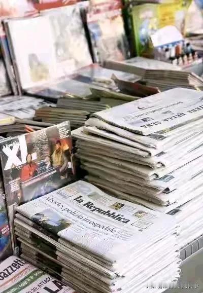 好多报社快连工资都发不出了，
20年风靡武汉的各种都市报、晚报、晨报、金报如今都