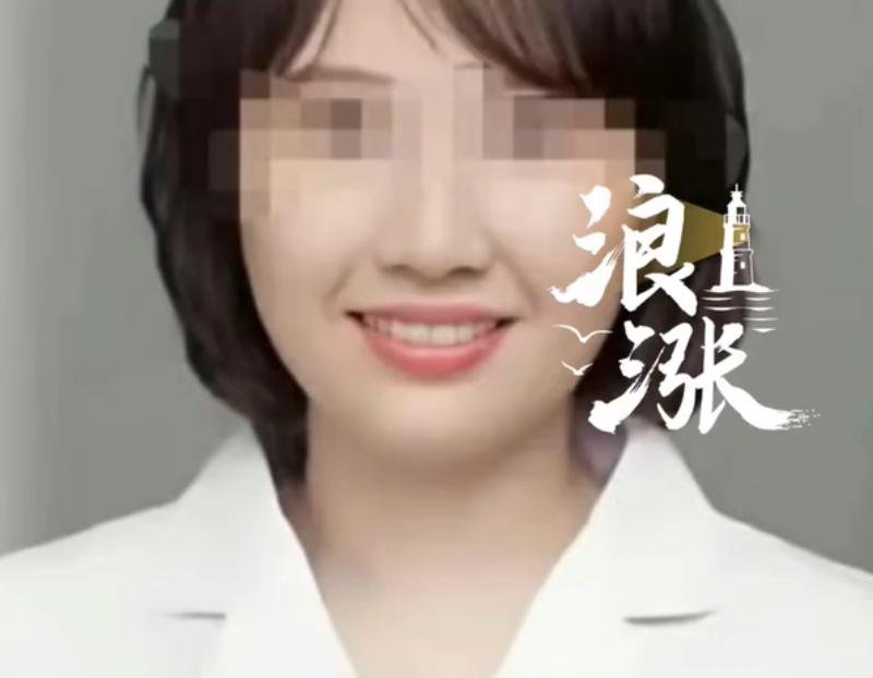 湖南，一个已婚女子跟自己的男上司好上了，两个人多次在男上司的办公室里暧昧，每次亲