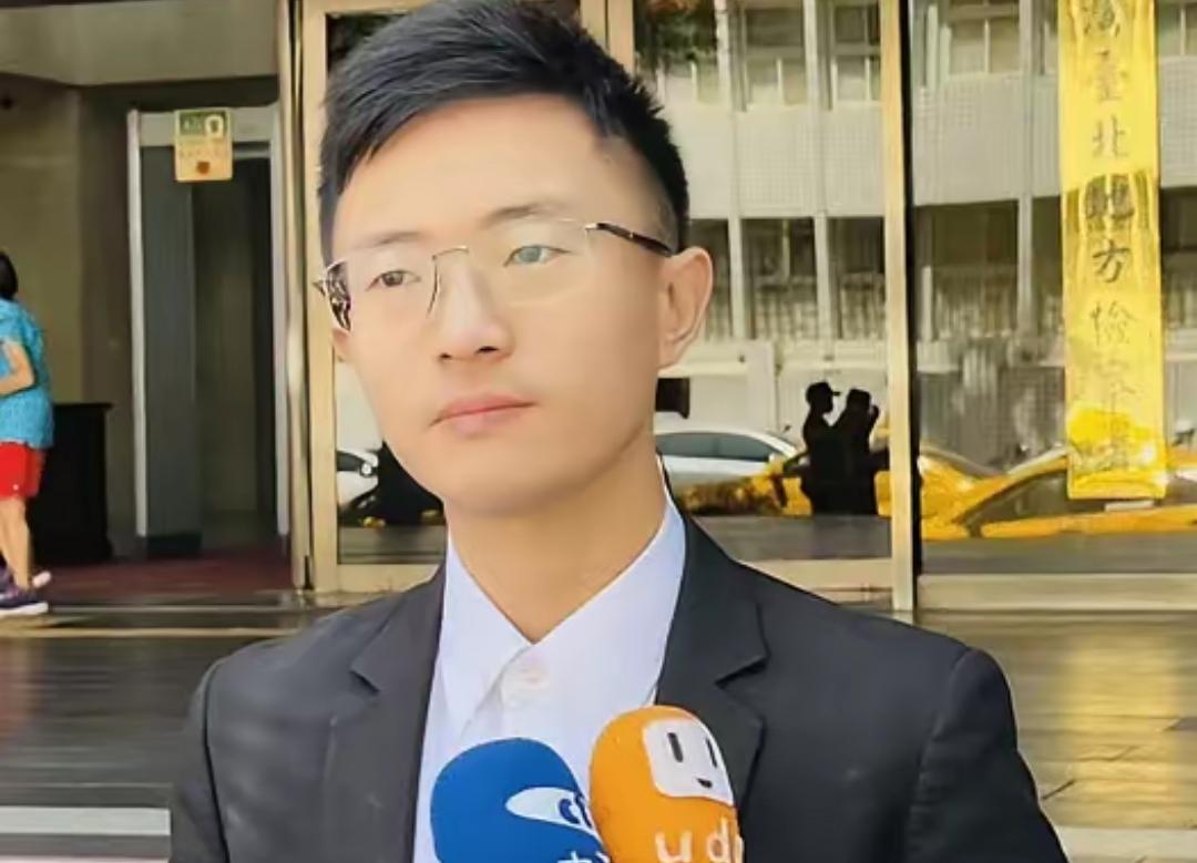 7月4日，台湾新党台北市议员侯汉廷说：所有台湾人都应该支持两岸和平统一。统一后我