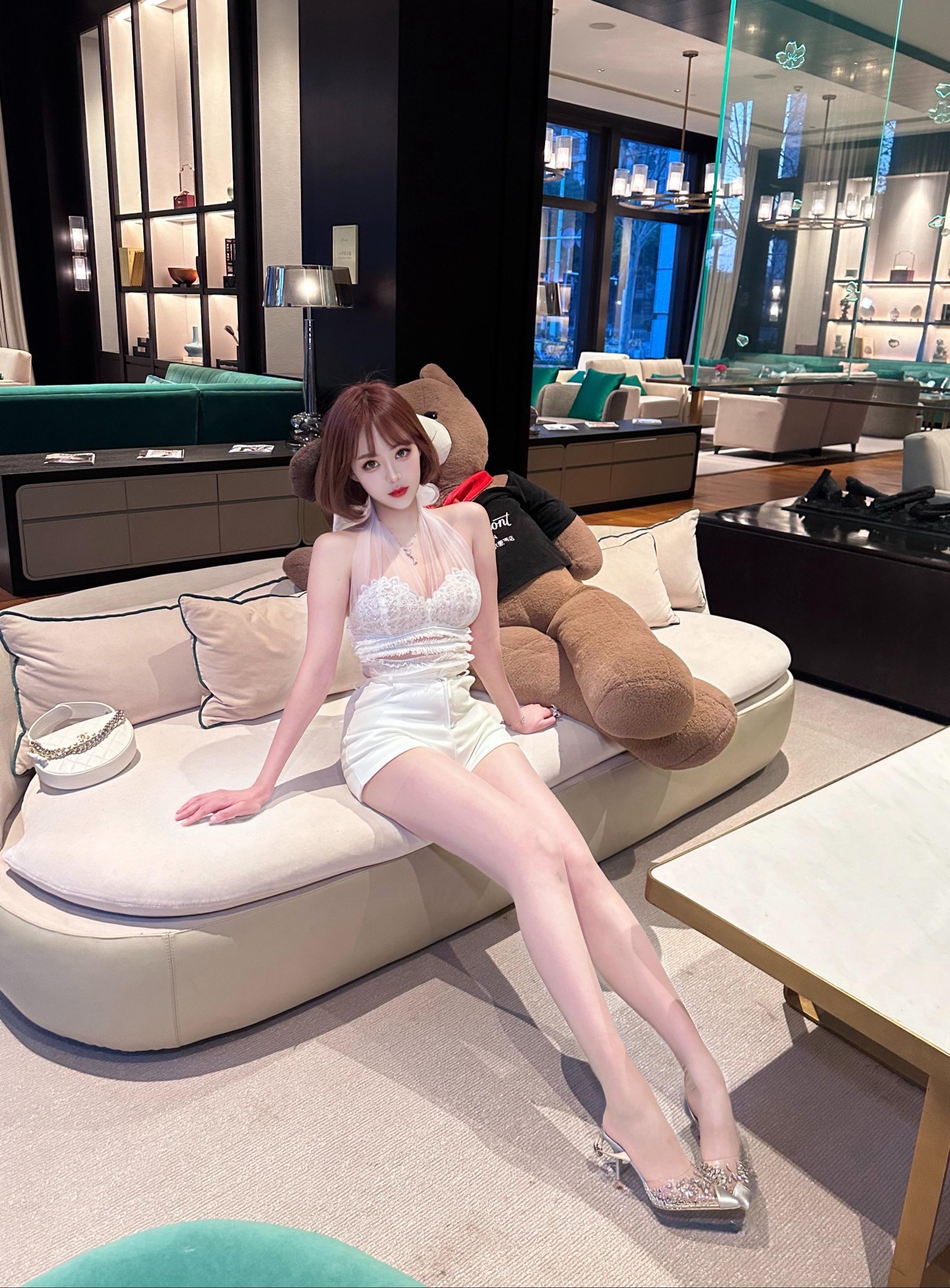 一定要理想型 是我不行嘛。