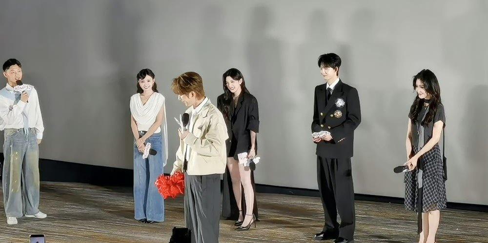 李宏毅剧宣表情被审判，现场主持人为他发声澄清了~主持人为李宏毅澄清李宏毅剧宣表情