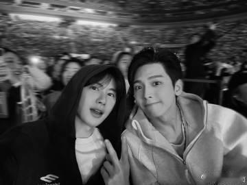 剧组伙伴、歌手好友、平台高层齐聚！黄应援色超吸睛，舞台是宇宙级浪漫，这好人缘 +