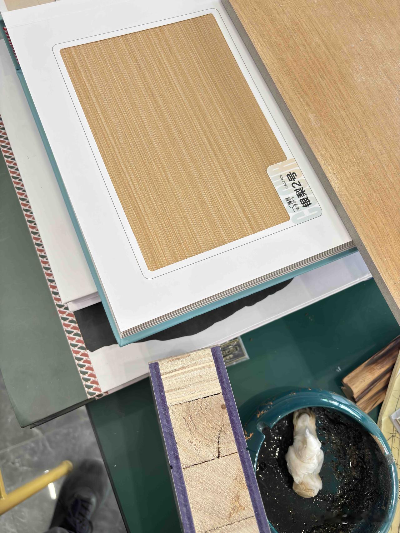 今天在蓝田县看木门，图一的要750元，图二的要600元，觉得图一的相对好一点吧，