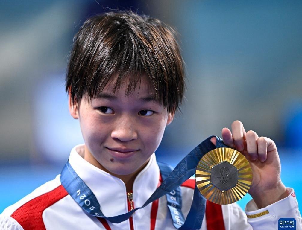 天才少女也会被恶意中伤，为国争光的背后，是远超同龄人的压力与委屈。

面对无端谩