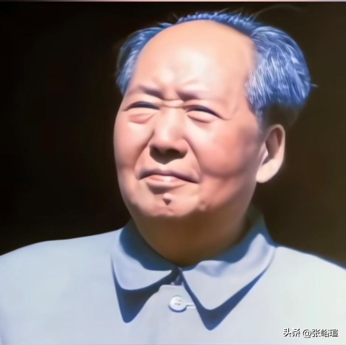 领袖毛主席，新中国伟大的奠基人！
