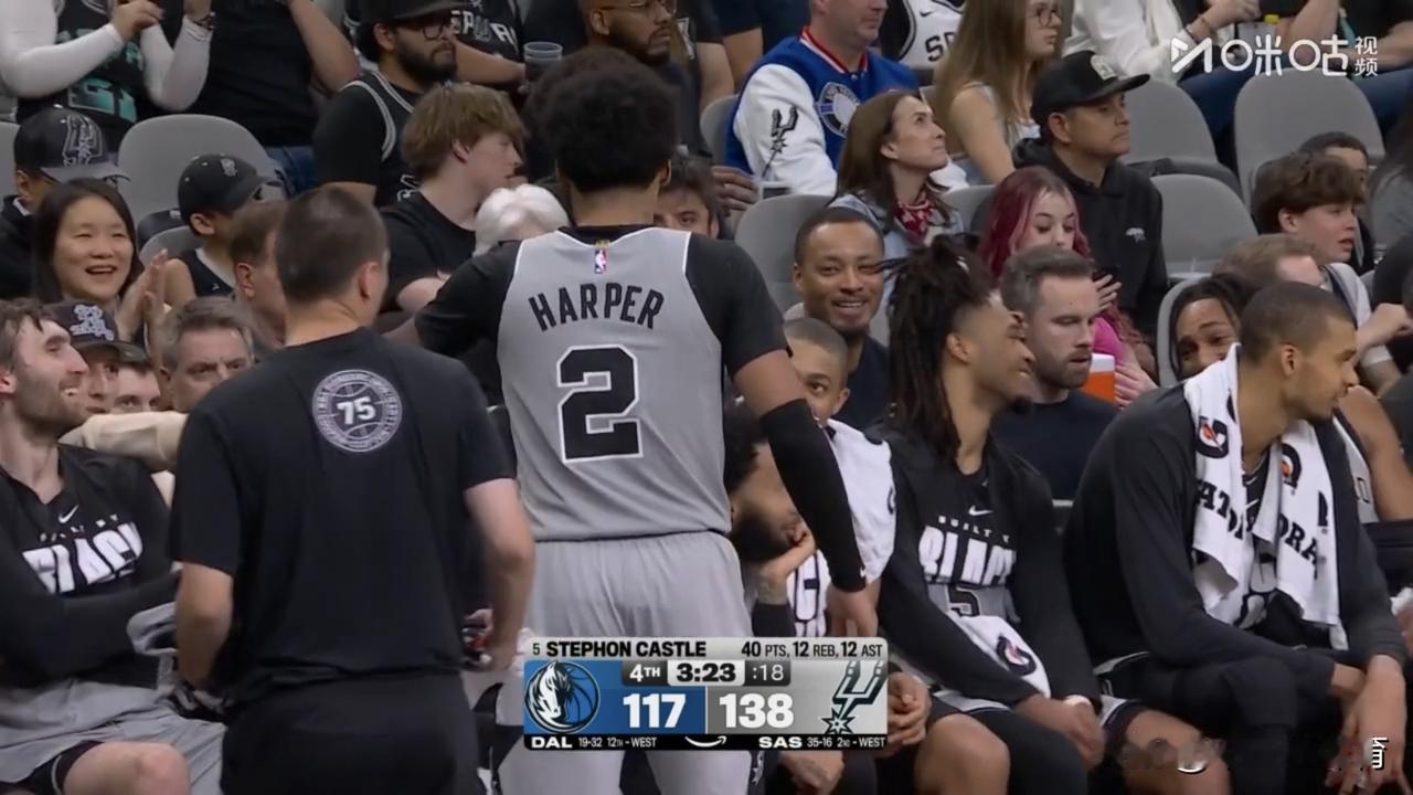 卡斯尔40+12+12三双，文班亚马16+11，弗拉格14分，马刺队138-12